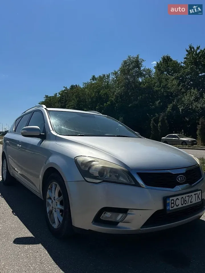 Kia Ceed 2011 photo 2