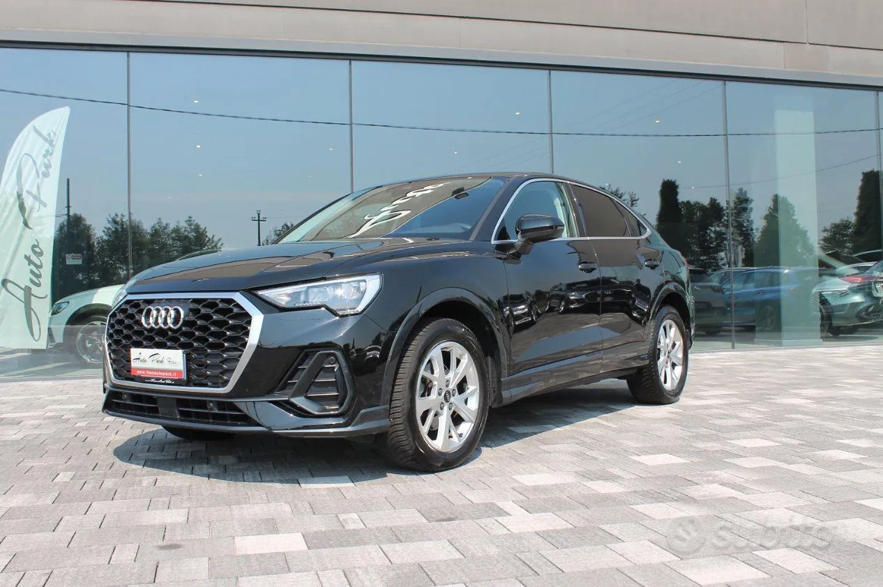 Audi Q3 2022 photo 2