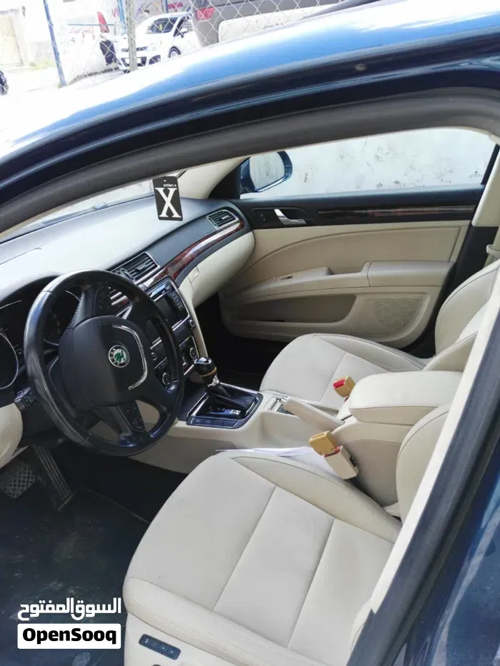 Skoda Superb 2013 photo 3