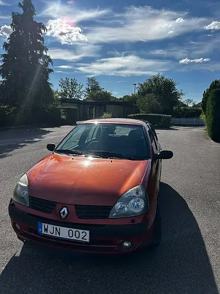 Renault Clio 2005 photo 2