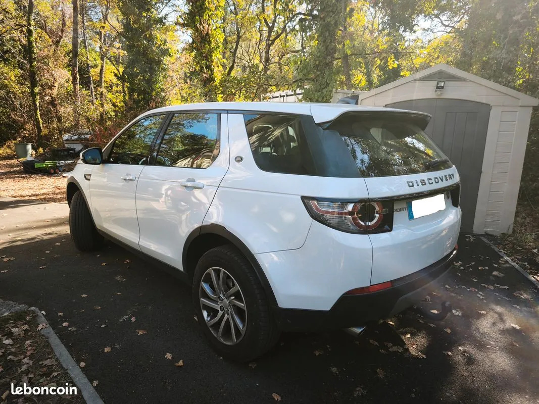 Land Rover Discovery Sport 2018 photo 2