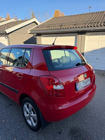Skoda Fabia 2009 photo 2