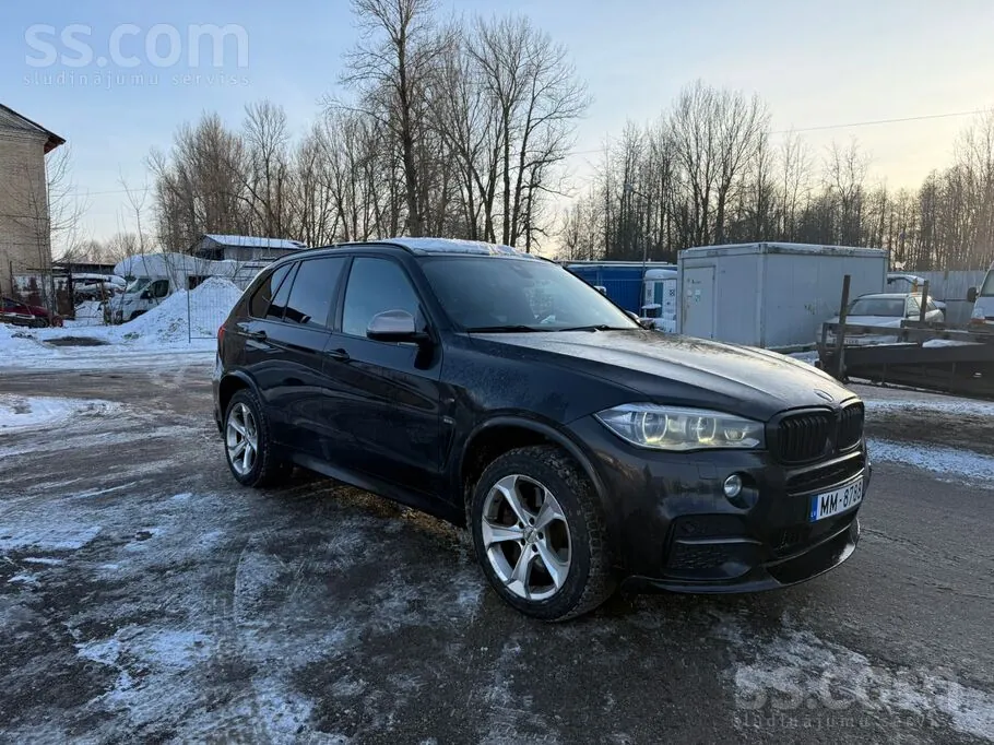 BMW X5 2015 photo 2