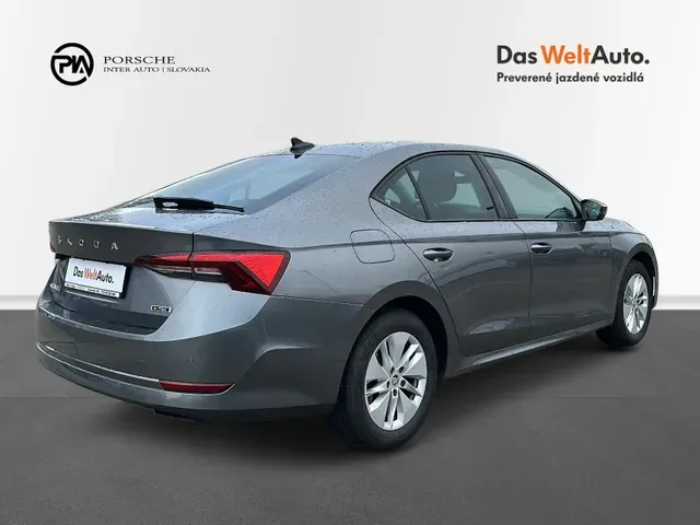 Skoda Octavia 2024 photo 3