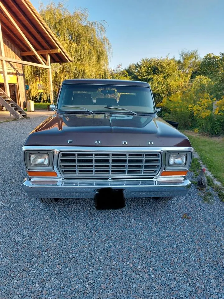 Ford F-100