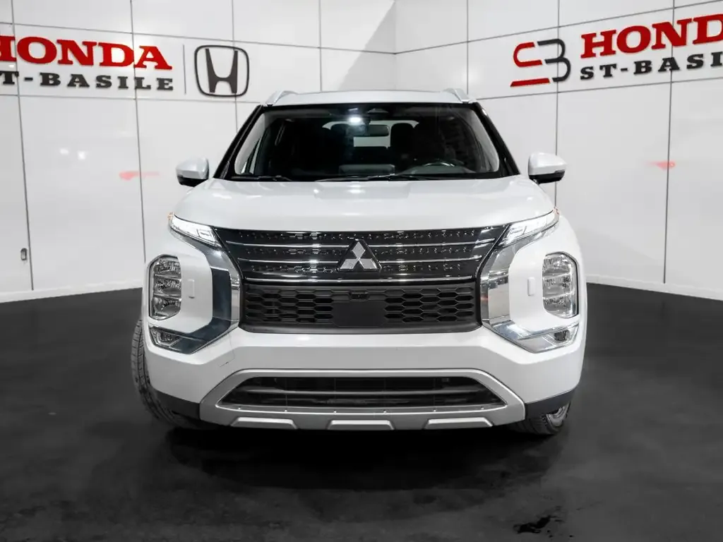 Mitsubishi Outlander 2023 photo 4