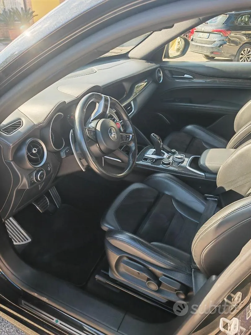 Alfa Romeo Stelvio Quadrifoglio 2021 photo 2