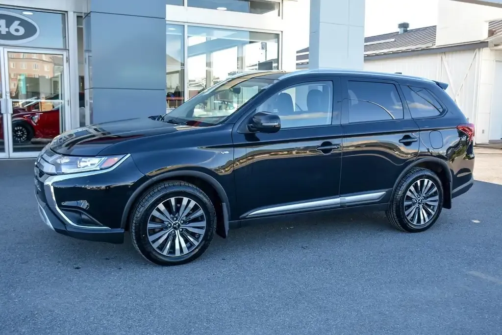 Mitsubishi Outlander 2020 photo 2