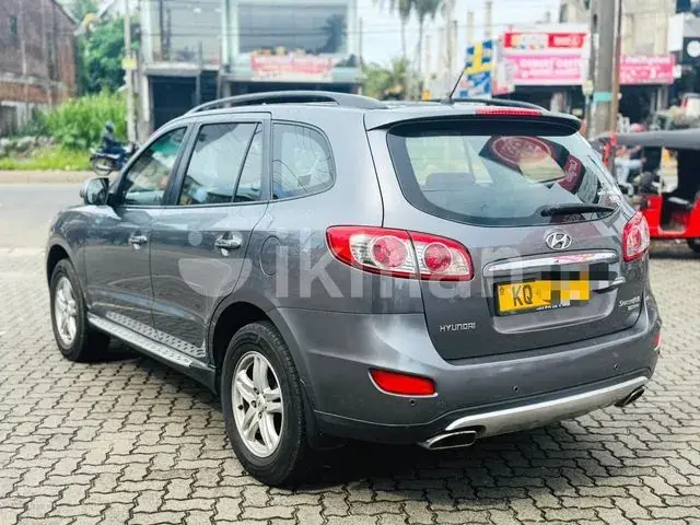 Hyundai Santa Fe 2011 photo 3