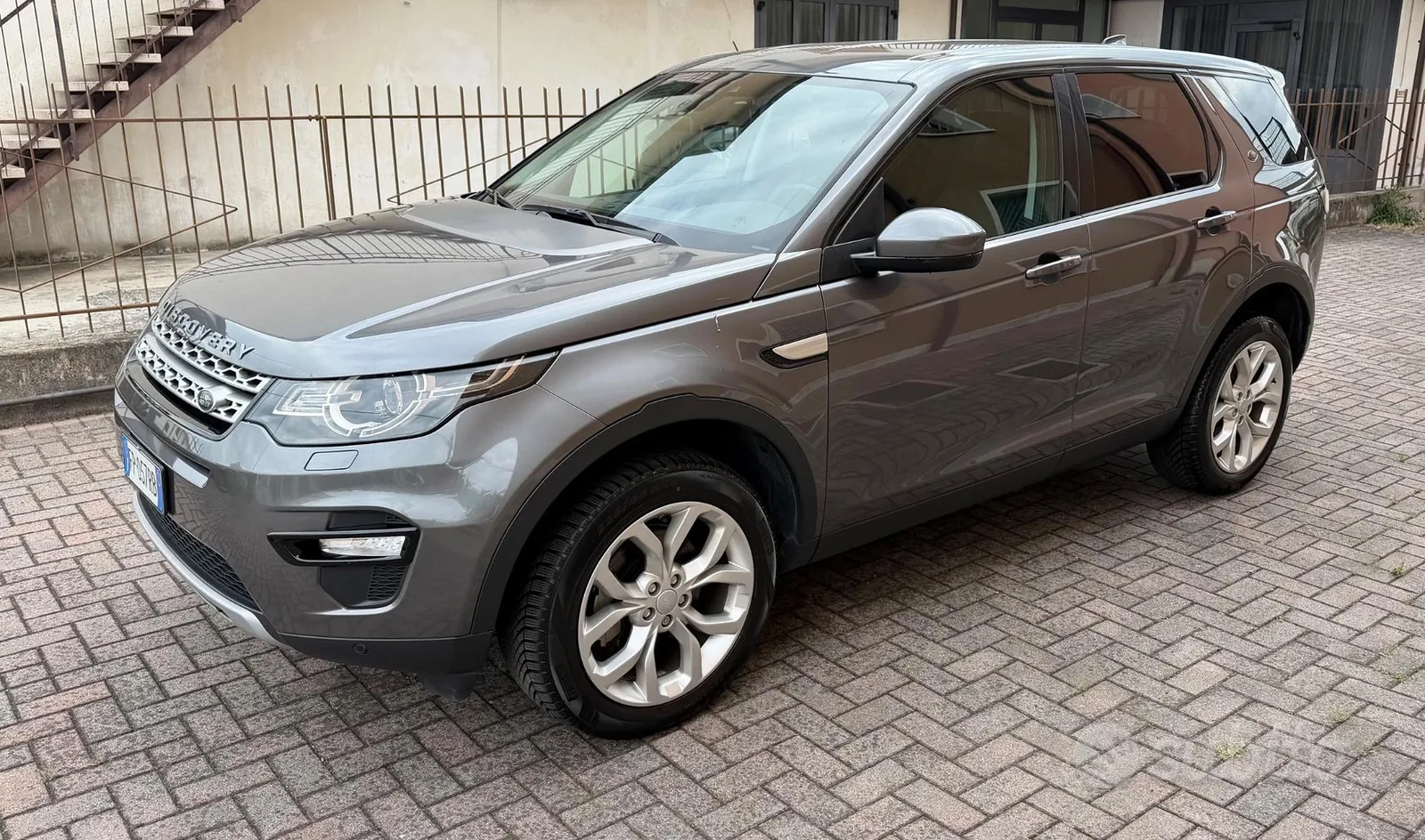 Land Rover Discovery Sport 2018 photo 4