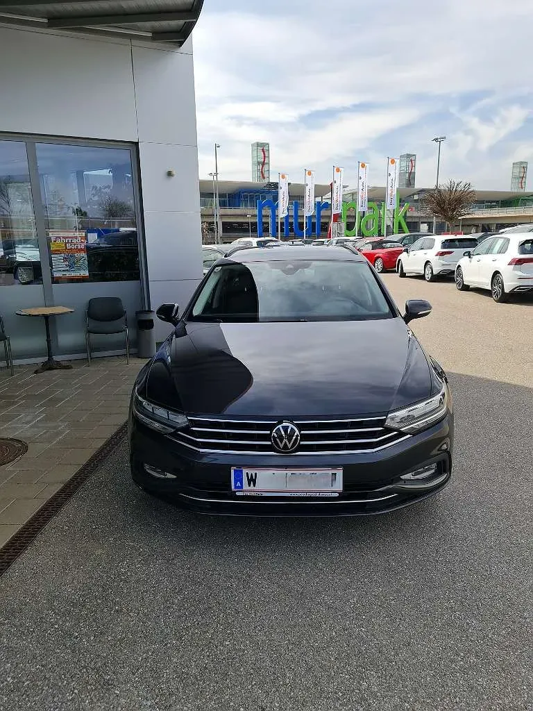 Volkswagen Passat 2021 photo 2