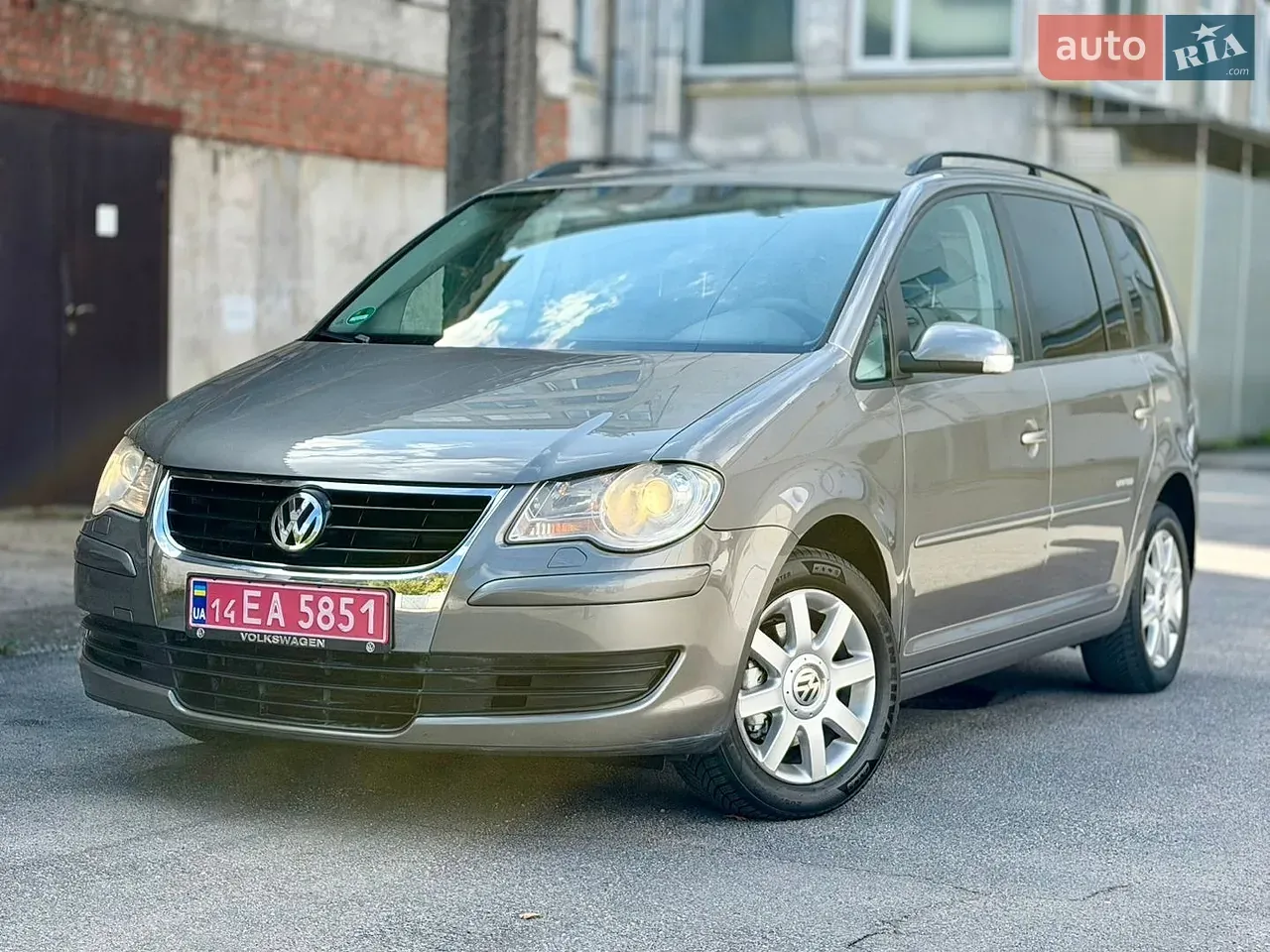 Volkswagen Touran 2008 photo 3