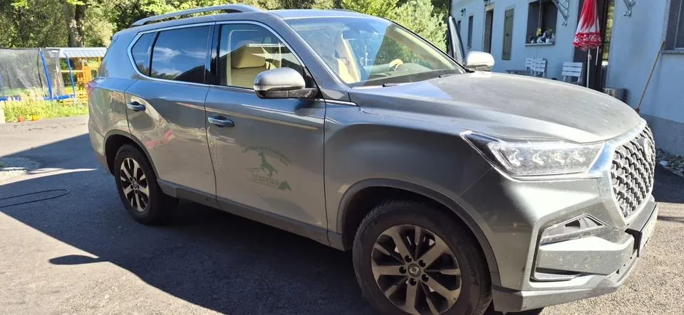 KG Mobility Rexton