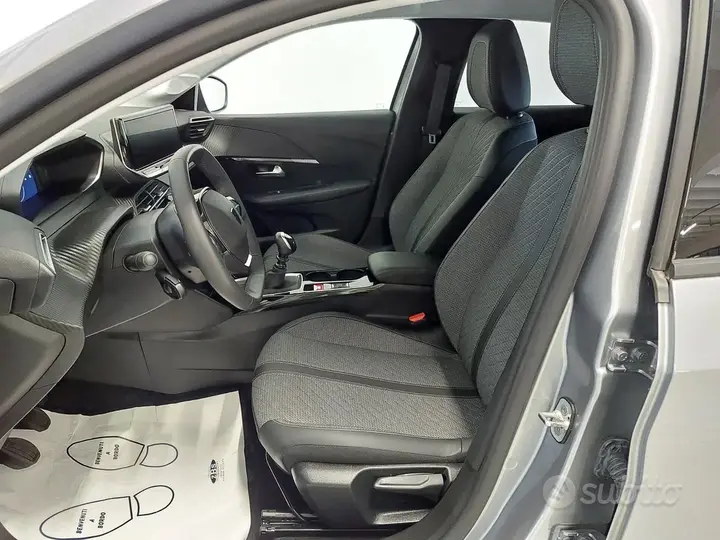 Peugeot 208 2025 photo 3