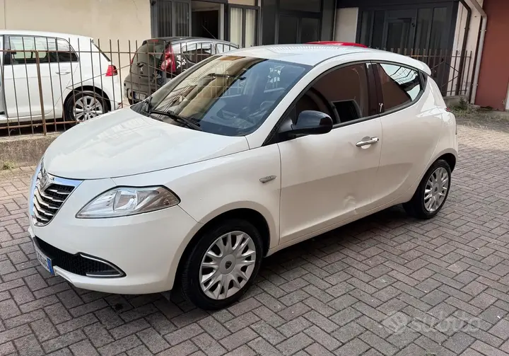 Lancia Ypsilon 2013 photo 5