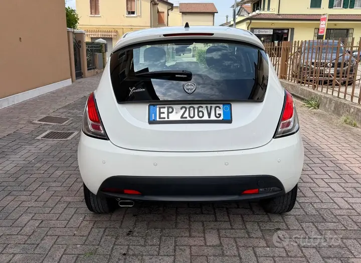 Lancia Ypsilon 2013 photo 3