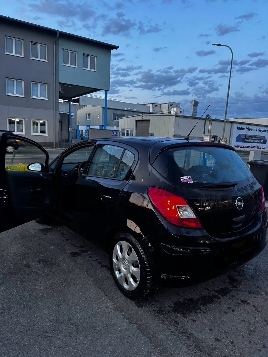 Opel Corsa 2009 photo 3