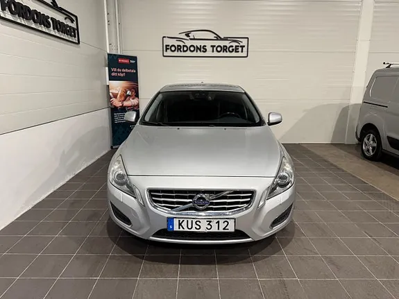 Volvo S60 2011 photo 4