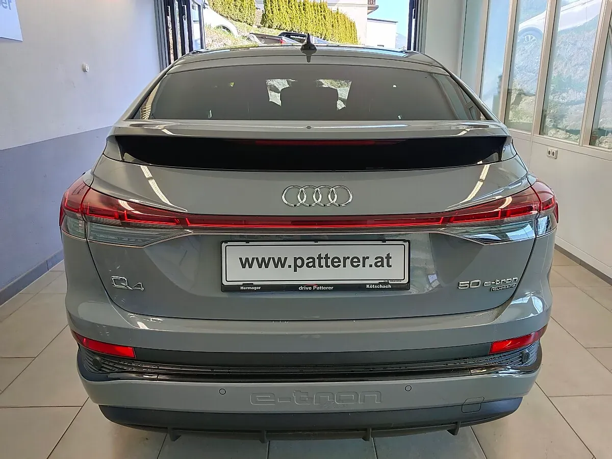 Audi Q4 2023 photo 3