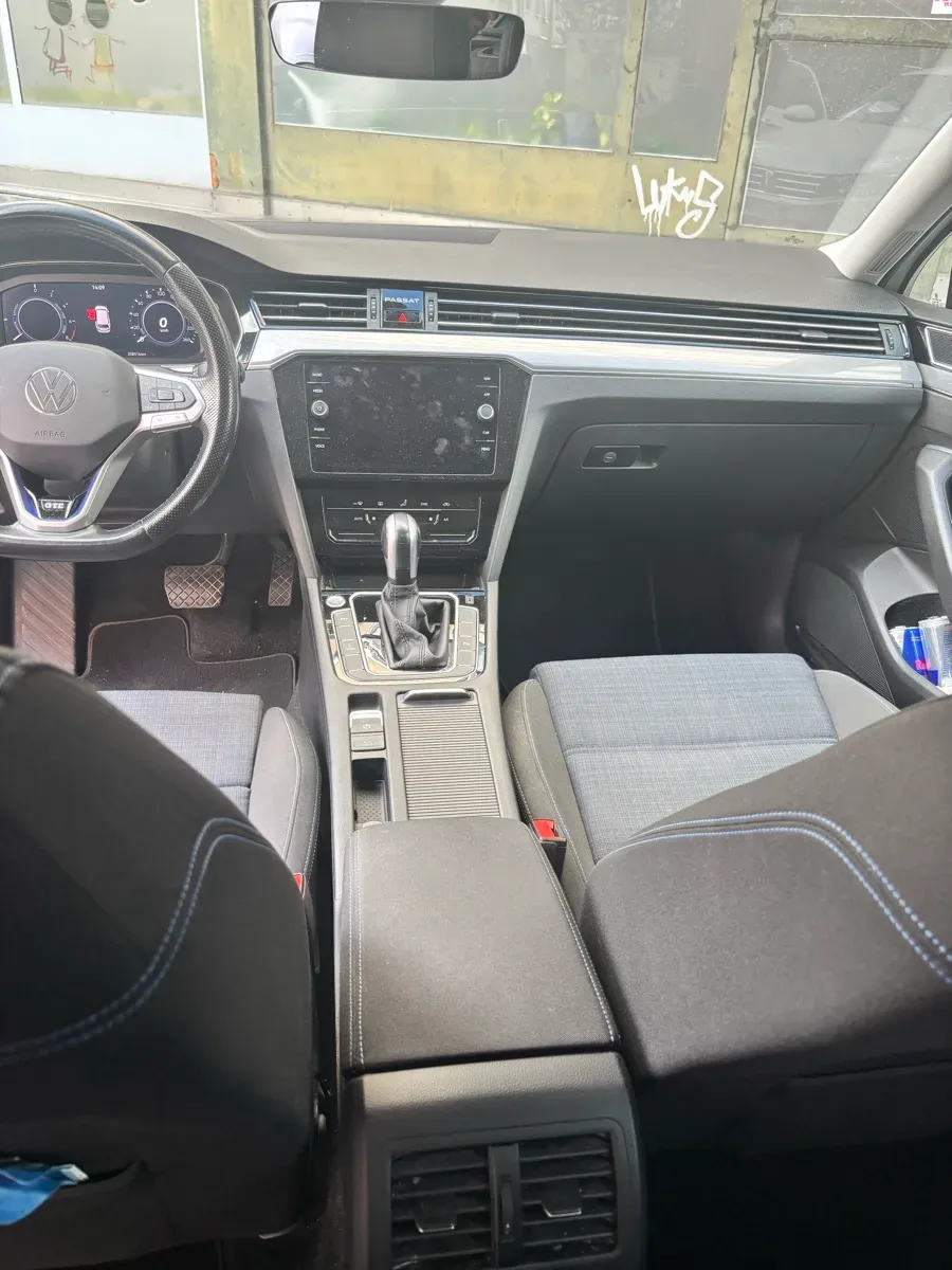 Volkswagen Passat 2021 photo 2