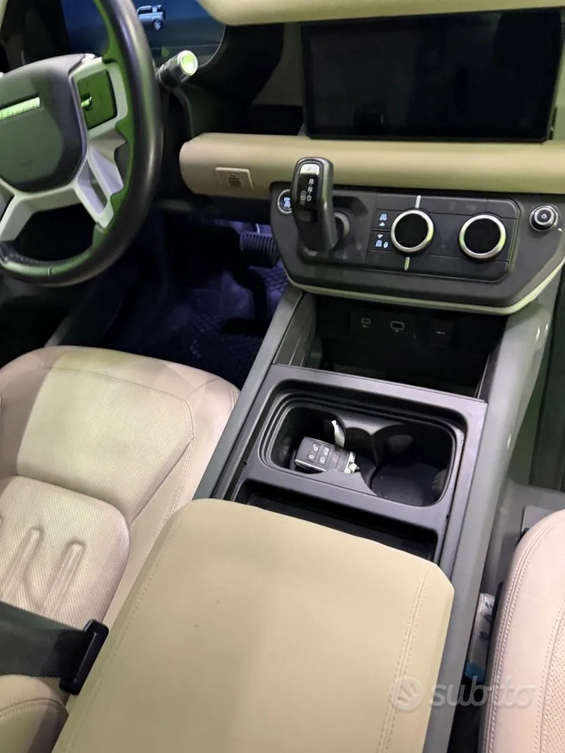 Land Rover Defender 2021 photo 5