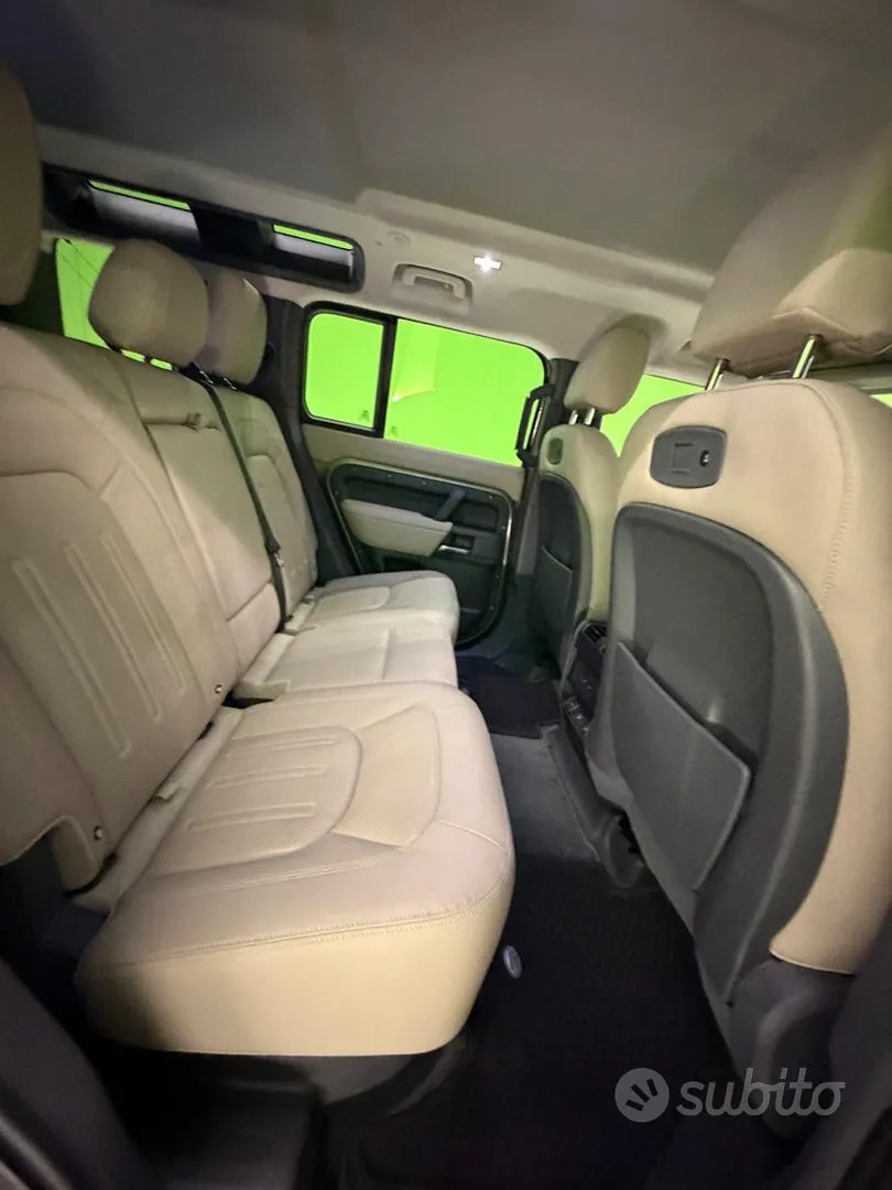 Land Rover Defender 2021 photo 3