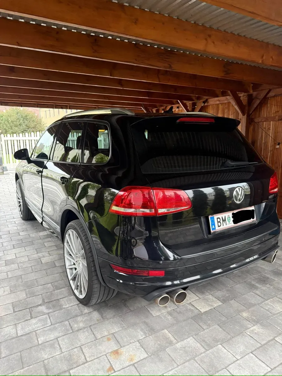 Volkswagen Touareg 2011 photo 2