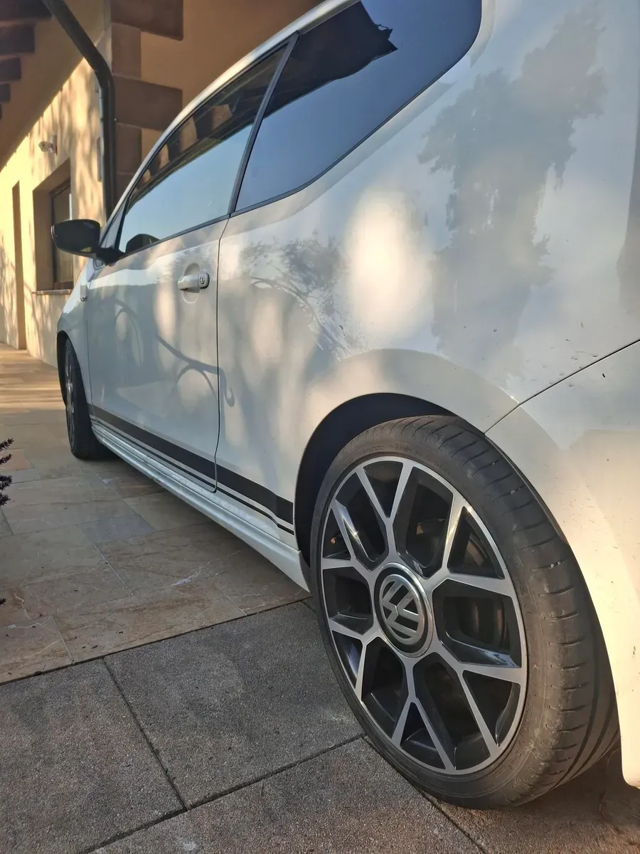 Volkswagen Up