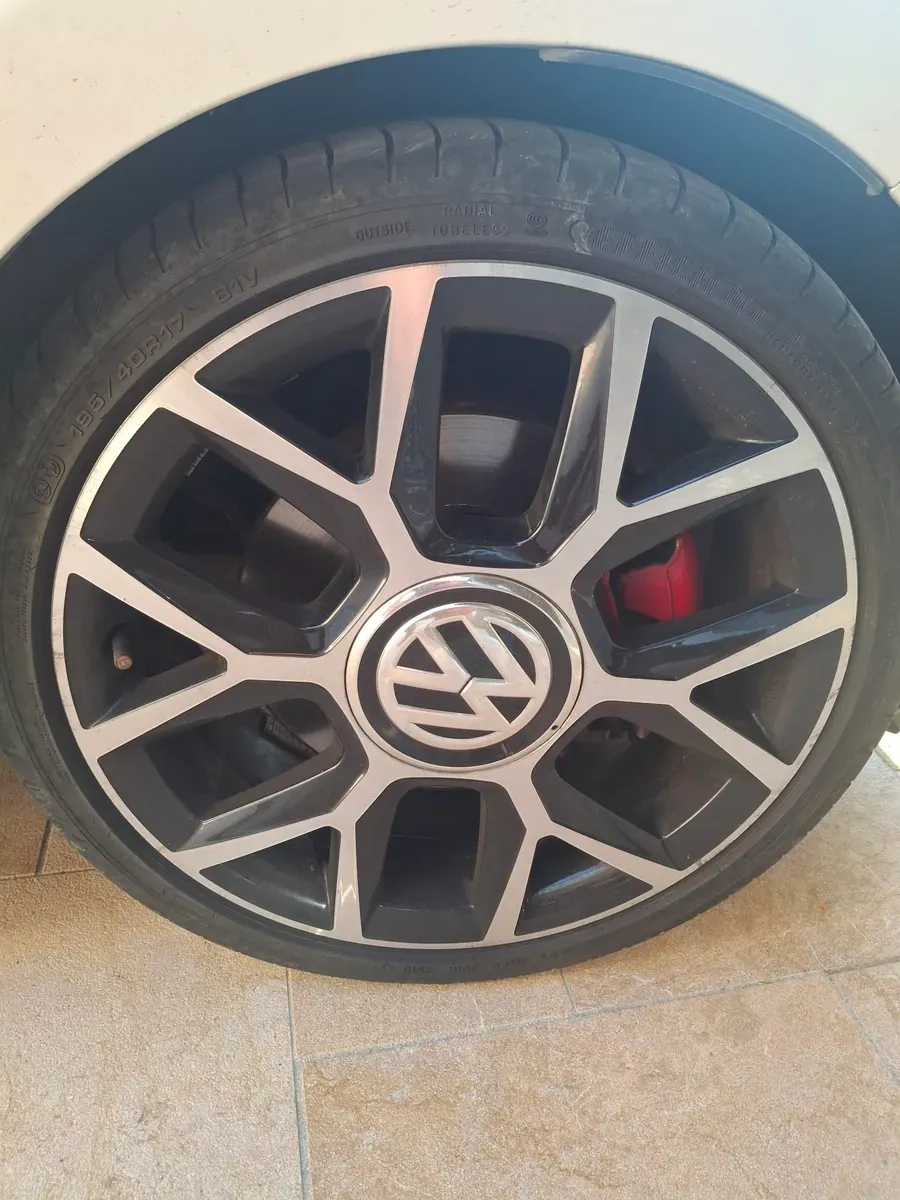 Volkswagen Up 2018 photo 3