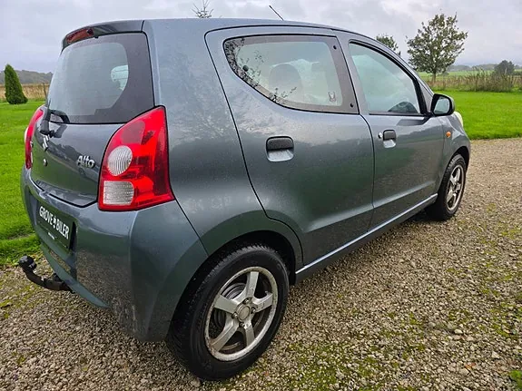 Suzuki Alto 2010 photo 5
