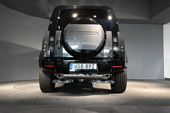 Land Rover Defender 2026 photo 5