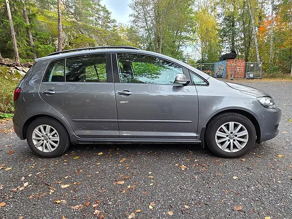 Volkswagen Golf Plus 2012 photo 2