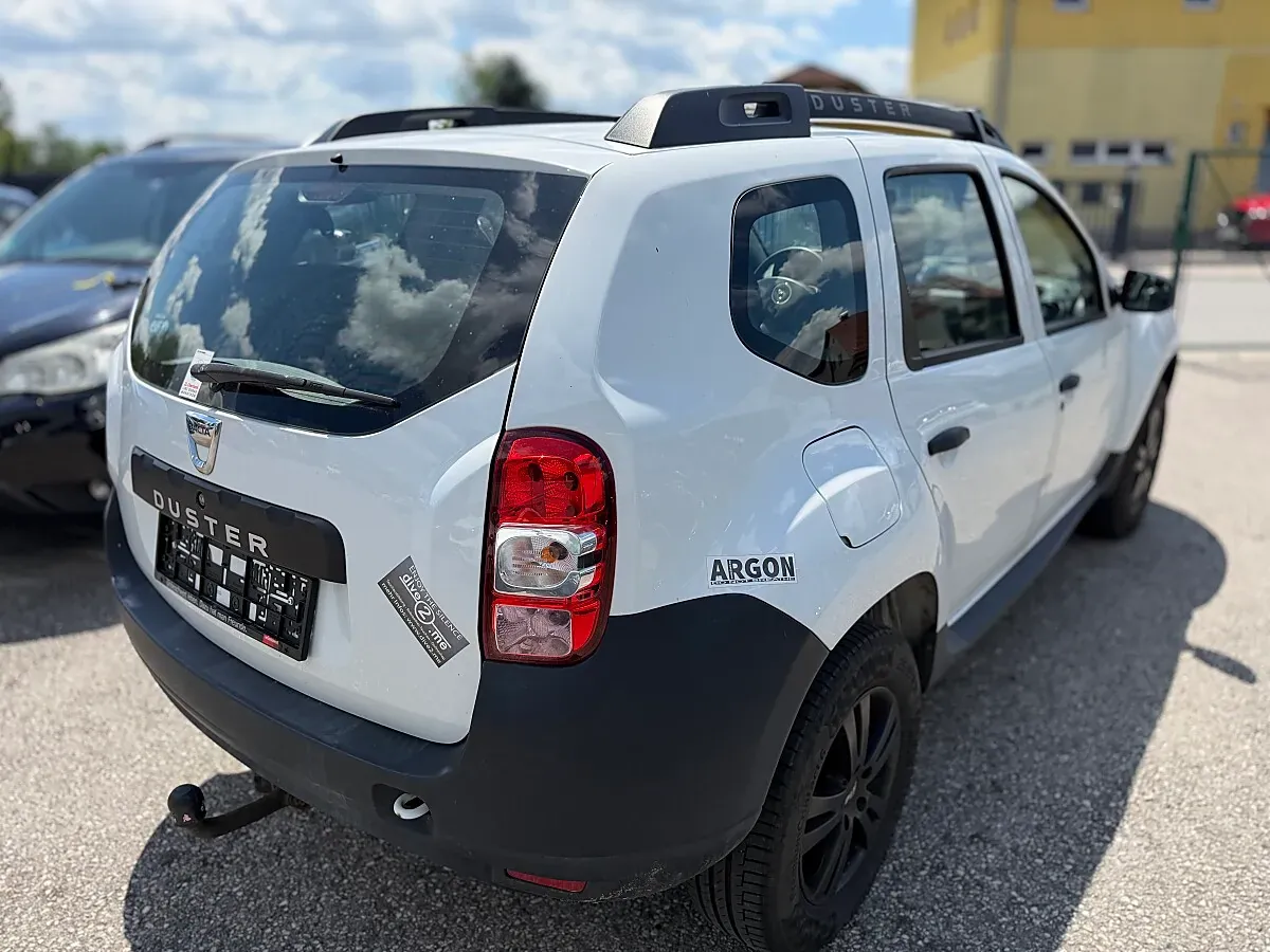 Dacia Duster 2014 photo 3