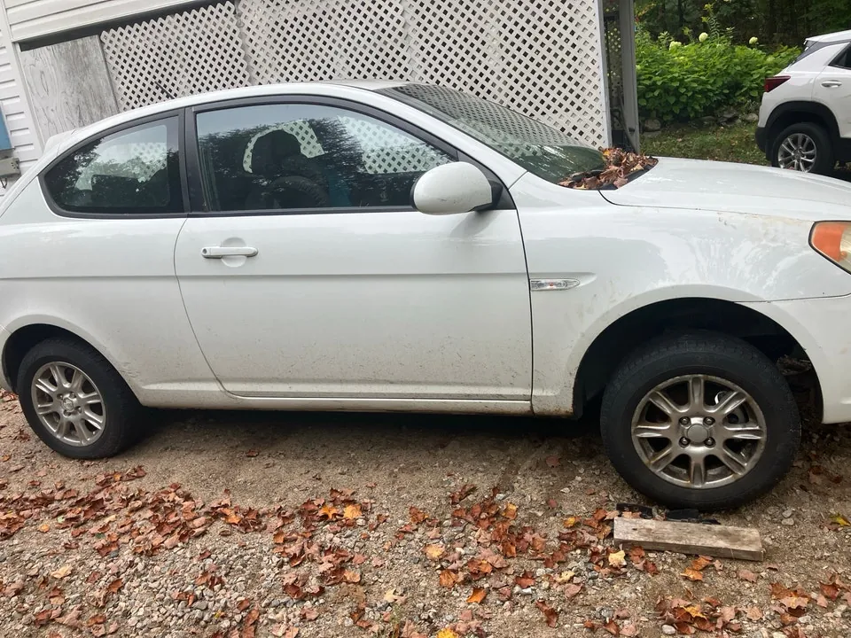 Hyundai Accent 2009 photo 3