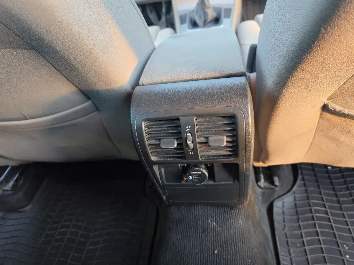 Volkswagen Passat 2010 photo 3