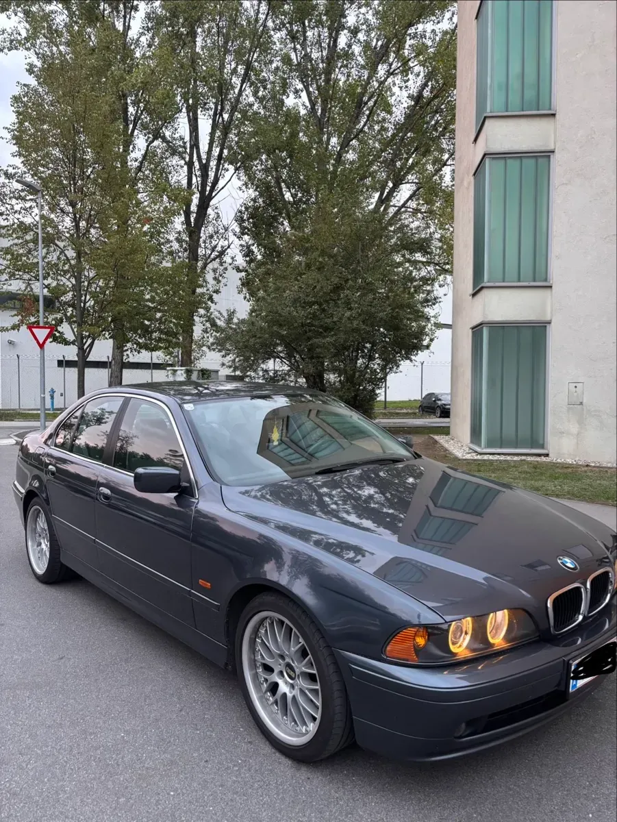BMW 5 Series 2000 photo 2