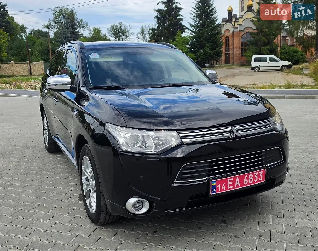 Mitsubishi Outlander 2014 photo 2