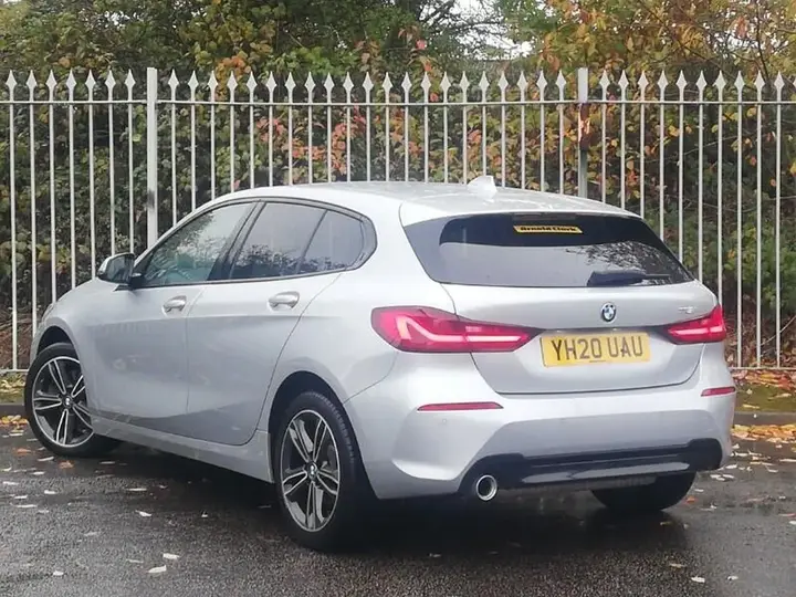BMW 1 Series 2020 photo 2