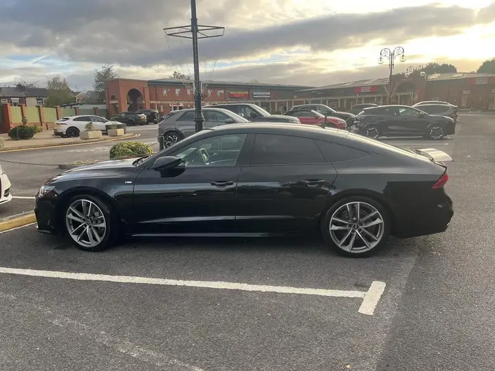 Audi A7 2022 photo 2