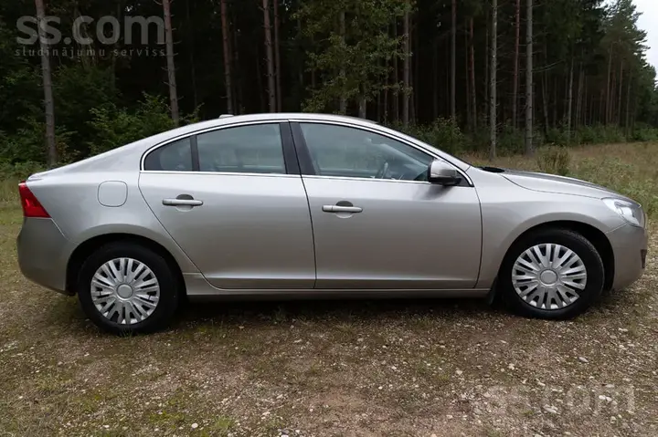 Volvo S60 2012 photo 5