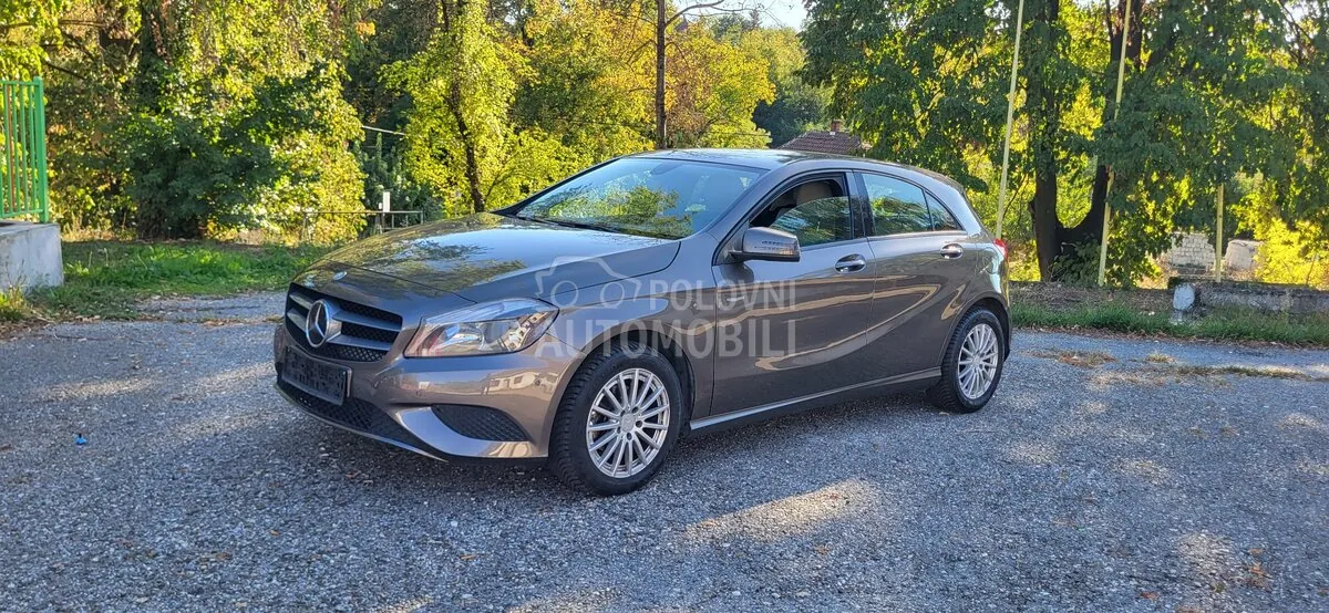 Mercedes-Benz A 180 2013 photo 4