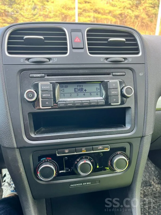 Volkswagen Golf 2011 photo 5