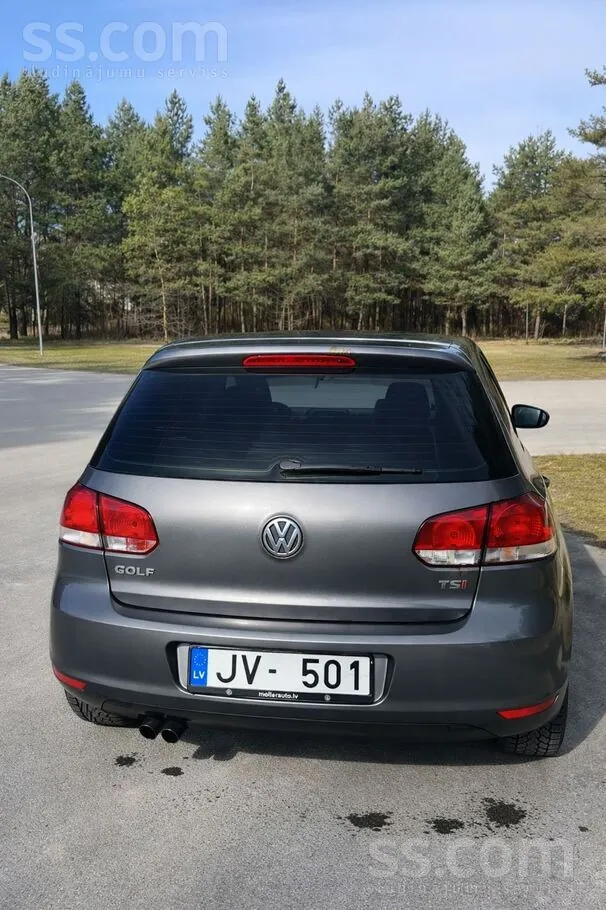 Volkswagen Golf 2011 photo 2