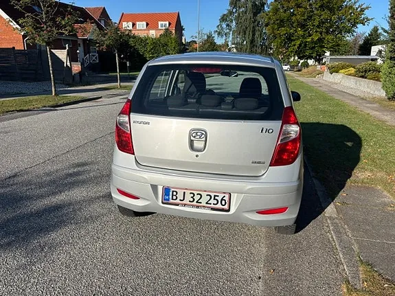 Hyundai I10 2011 photo 2