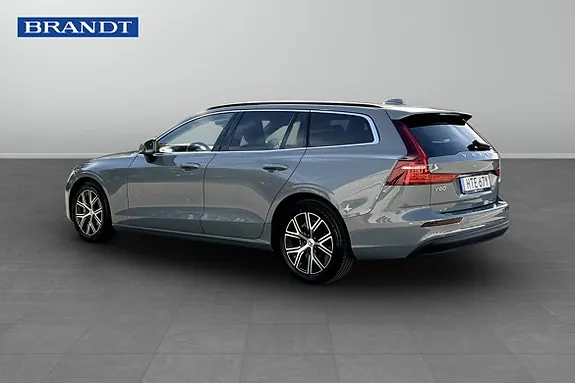 Volvo V60 2024 photo 2