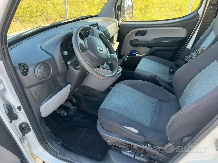 Fiat Doblo 2007 photo 2
