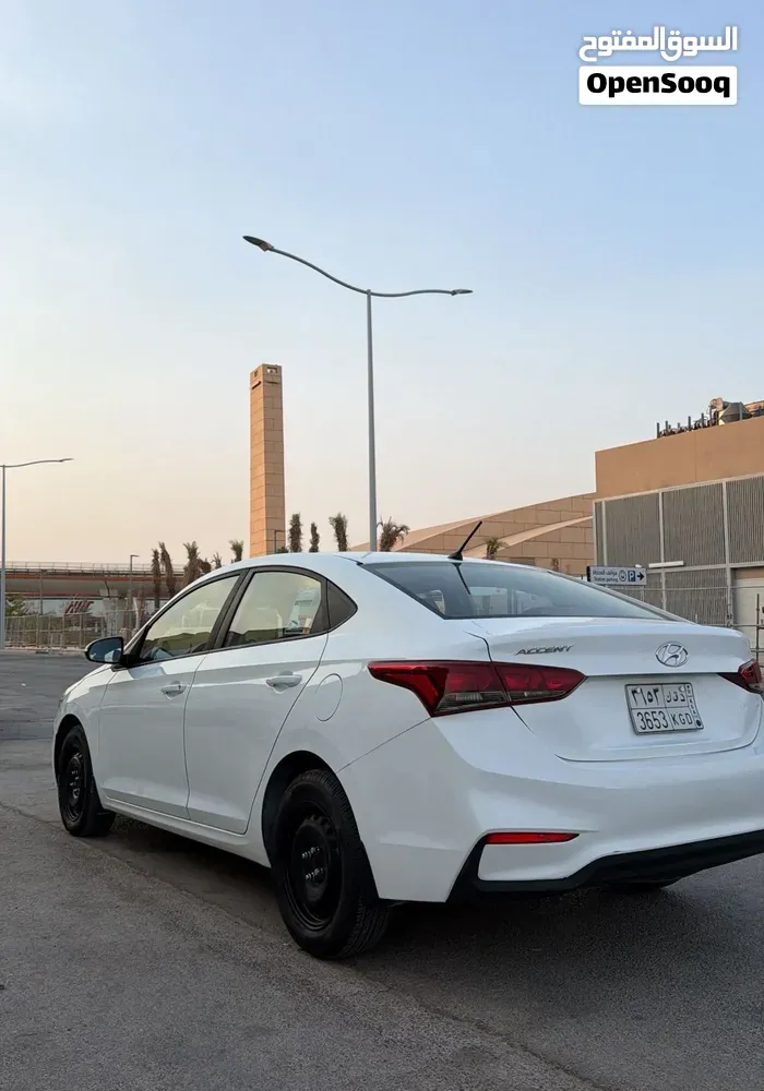 Hyundai Accent 2019 photo 3