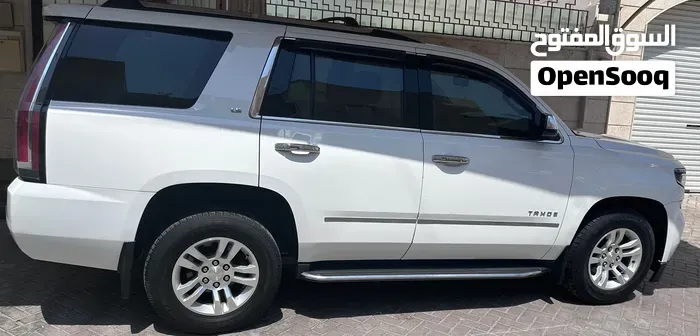 Chevrolet Tahoe 2017 photo 2