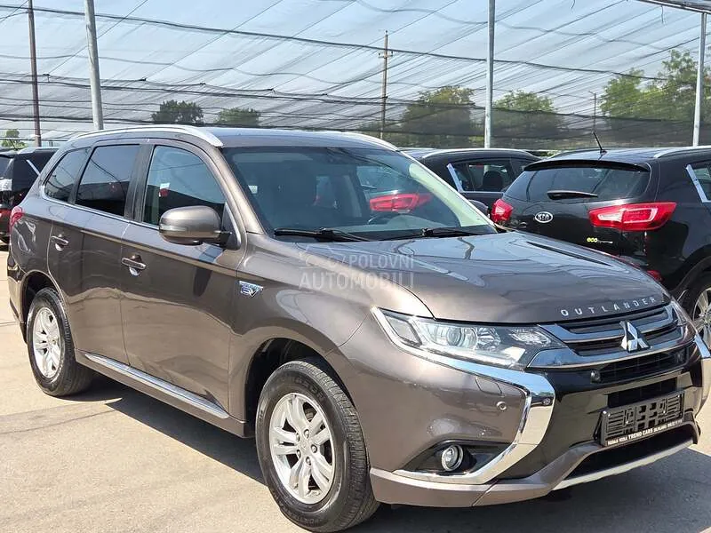 Mitsubishi Outlander 2016 photo 2