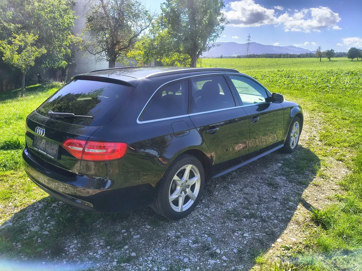Audi A4 2012 photo 3